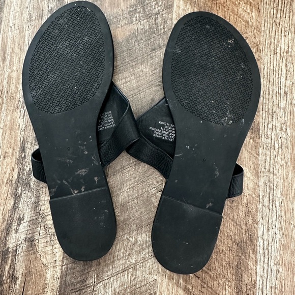 Tory Burch Jolie Black Gold T Logo Flats Sz 9 - Picture 3 of 8